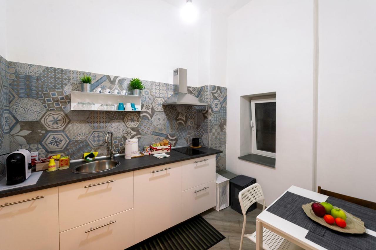 Studios Toledo 355 Napoli Bagian luar foto